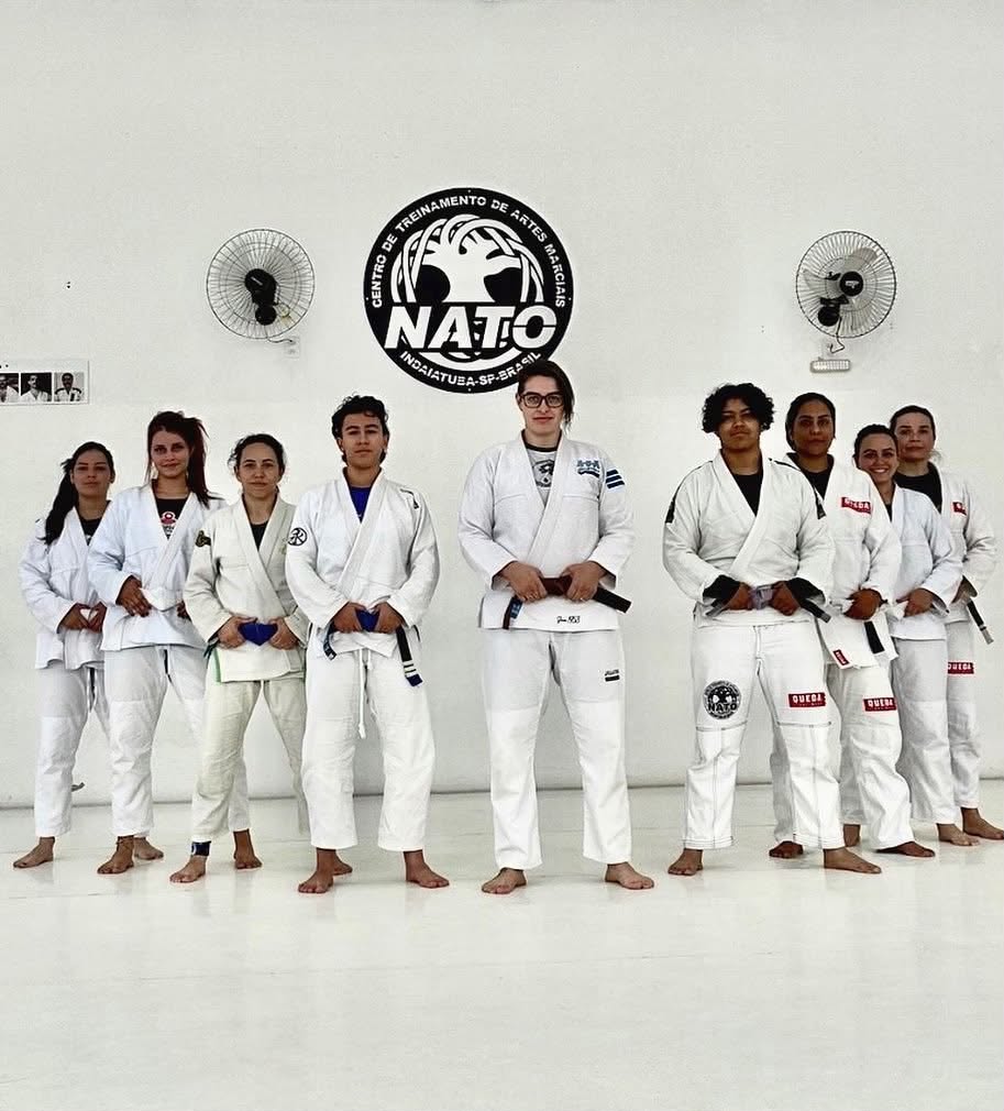 Alunas de jiu-jitsu do Dojo Nato de kimono